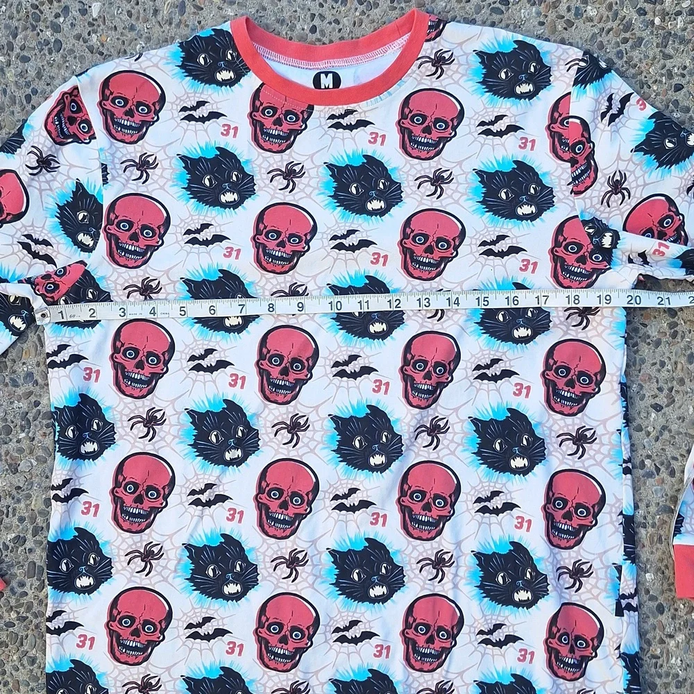 Creepy Co. Presents Beistle Halloween Spooky Skull Cat & Spiderweb Print Pajamas - Picture 4 of 15